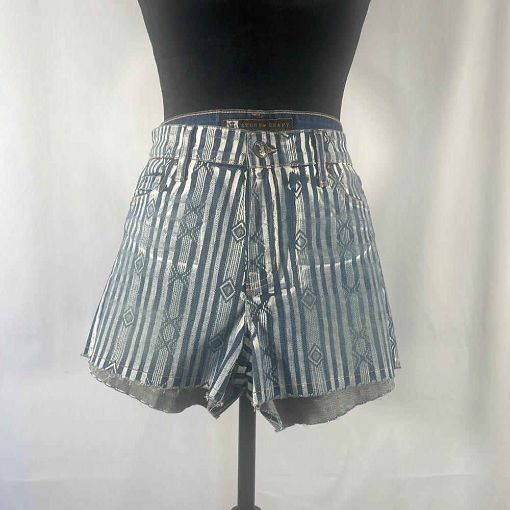 Stone craft Stella Tribal Denim shorts, white, blue,button closure,size 29,small - Picture 13 of 13